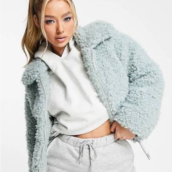 UGG Luxury Coat 🩵✨ - Picture 3 of 4